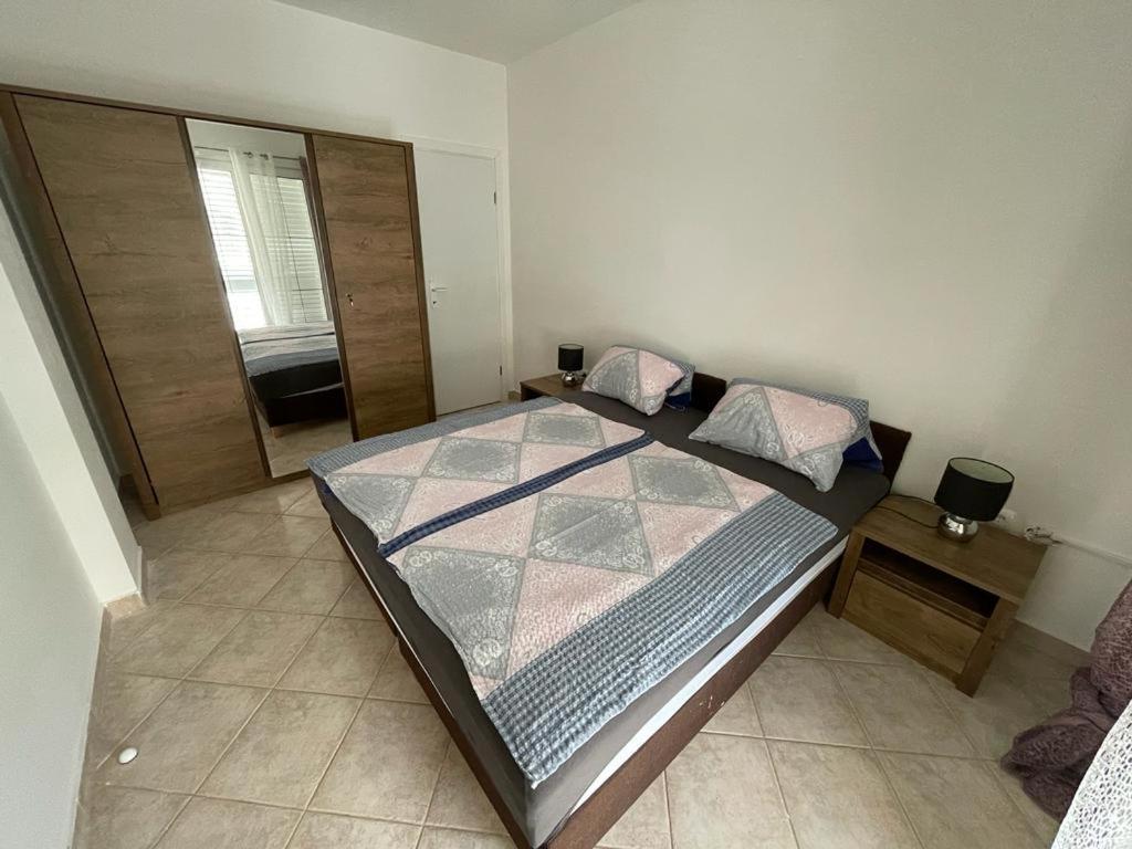 Apartmani Ira Vir Exterior photo