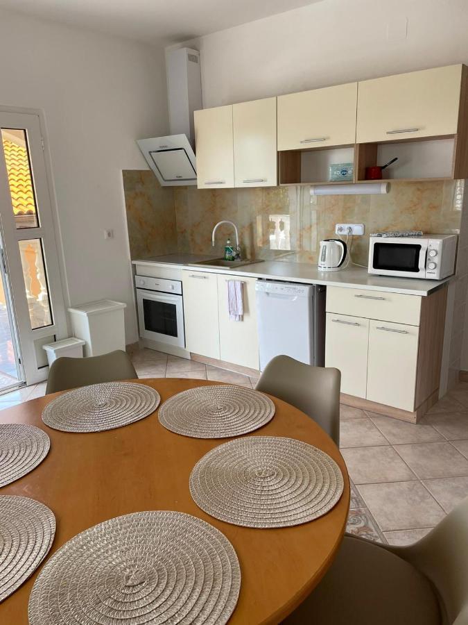 Apartmani Ira Vir Exterior photo